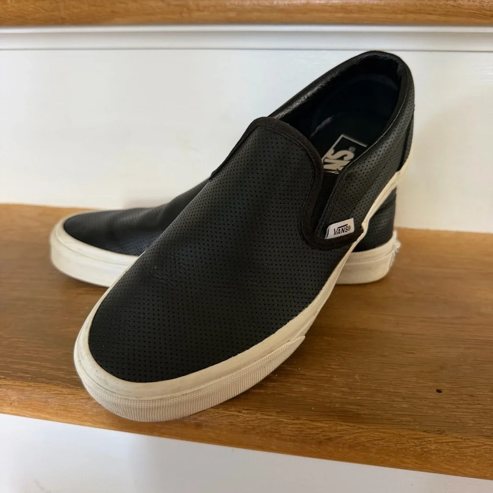 Vans Black Classic Slip-On Perf Leather Unisex Mens 6/ Women’s 7.5